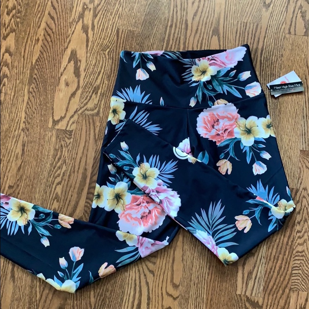 The cutest legging! Onzie size M/L new with tags!